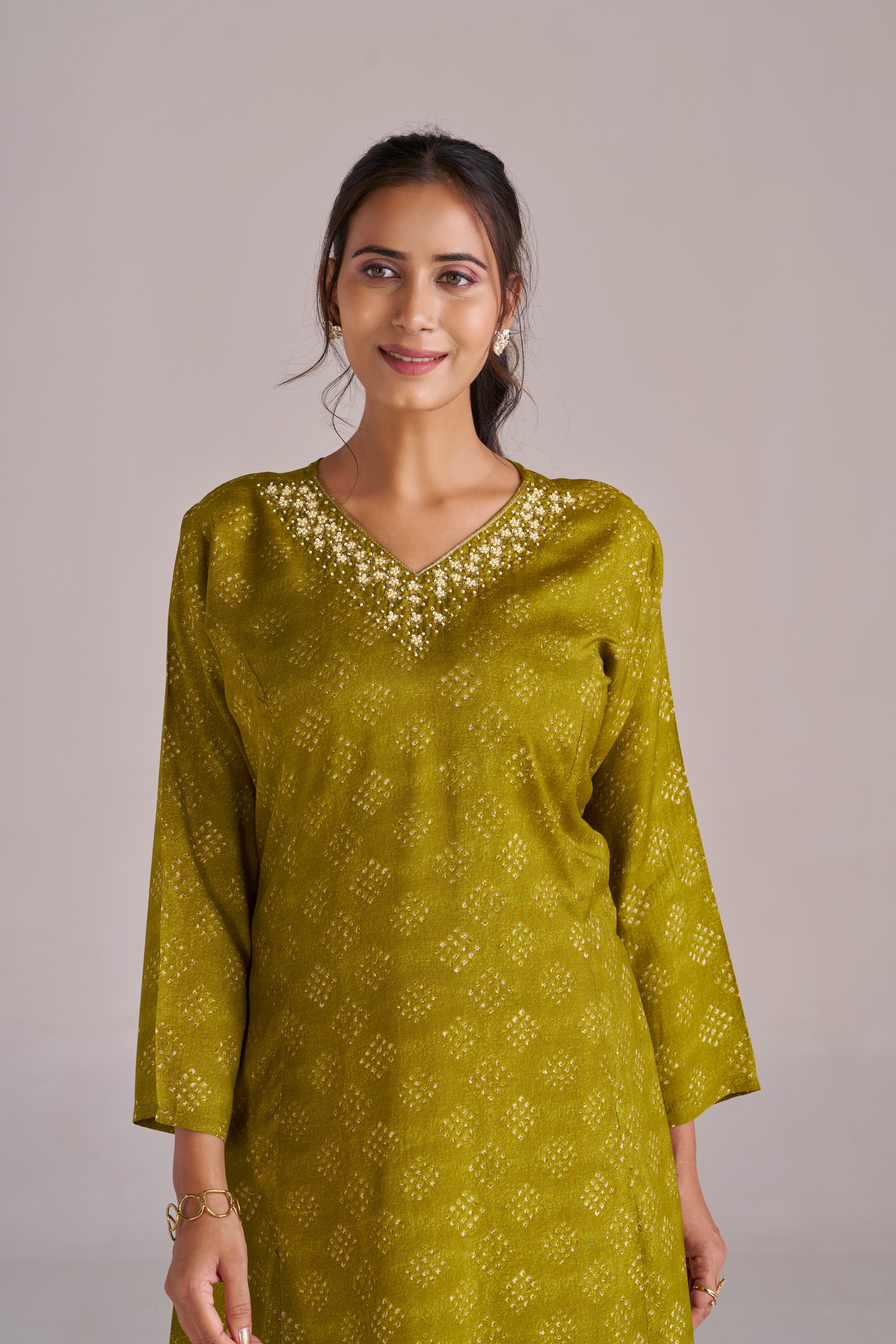 BANDHANI GRACE IN OLIVE & CREAM