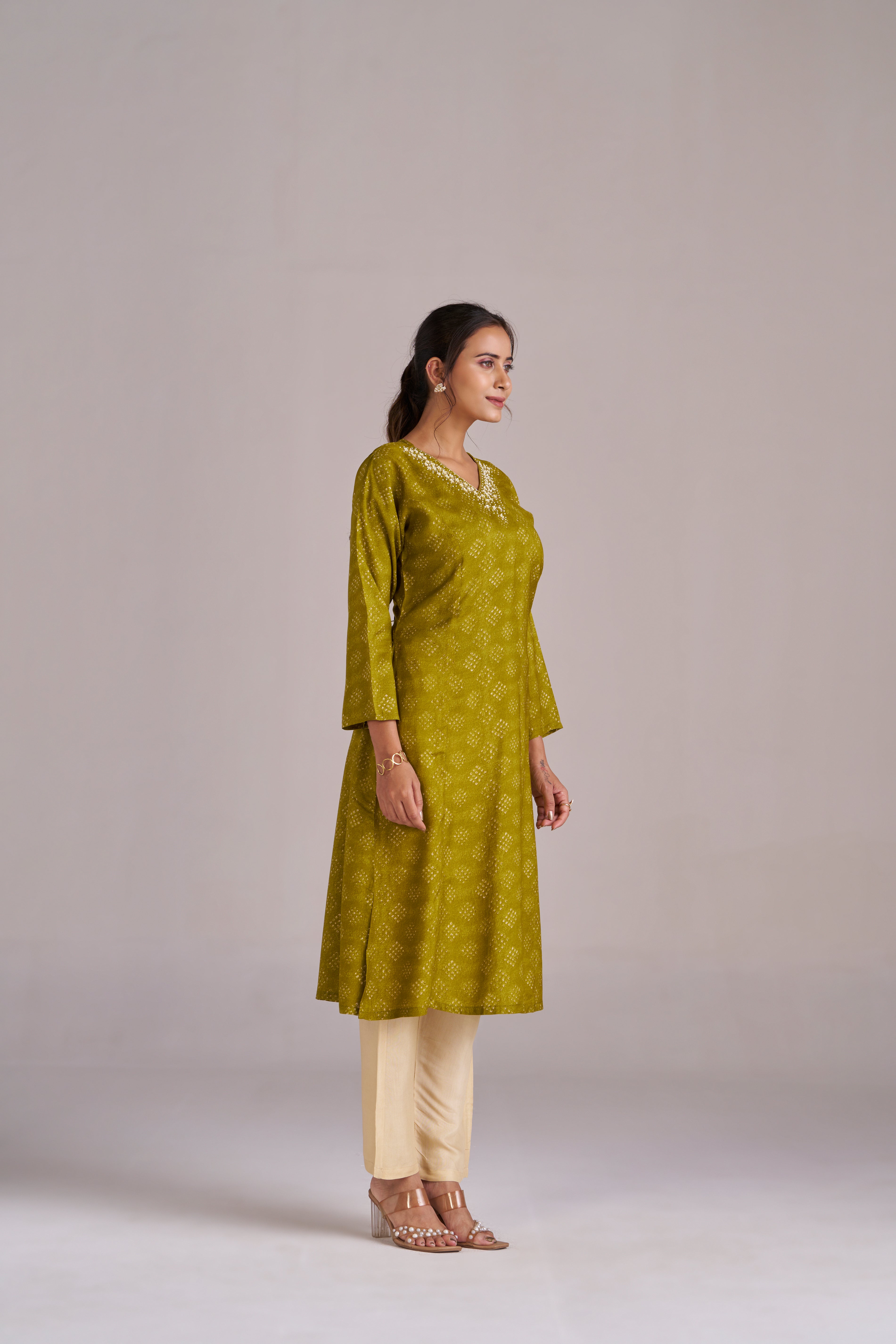 BANDHANI GRACE IN OLIVE & CREAM