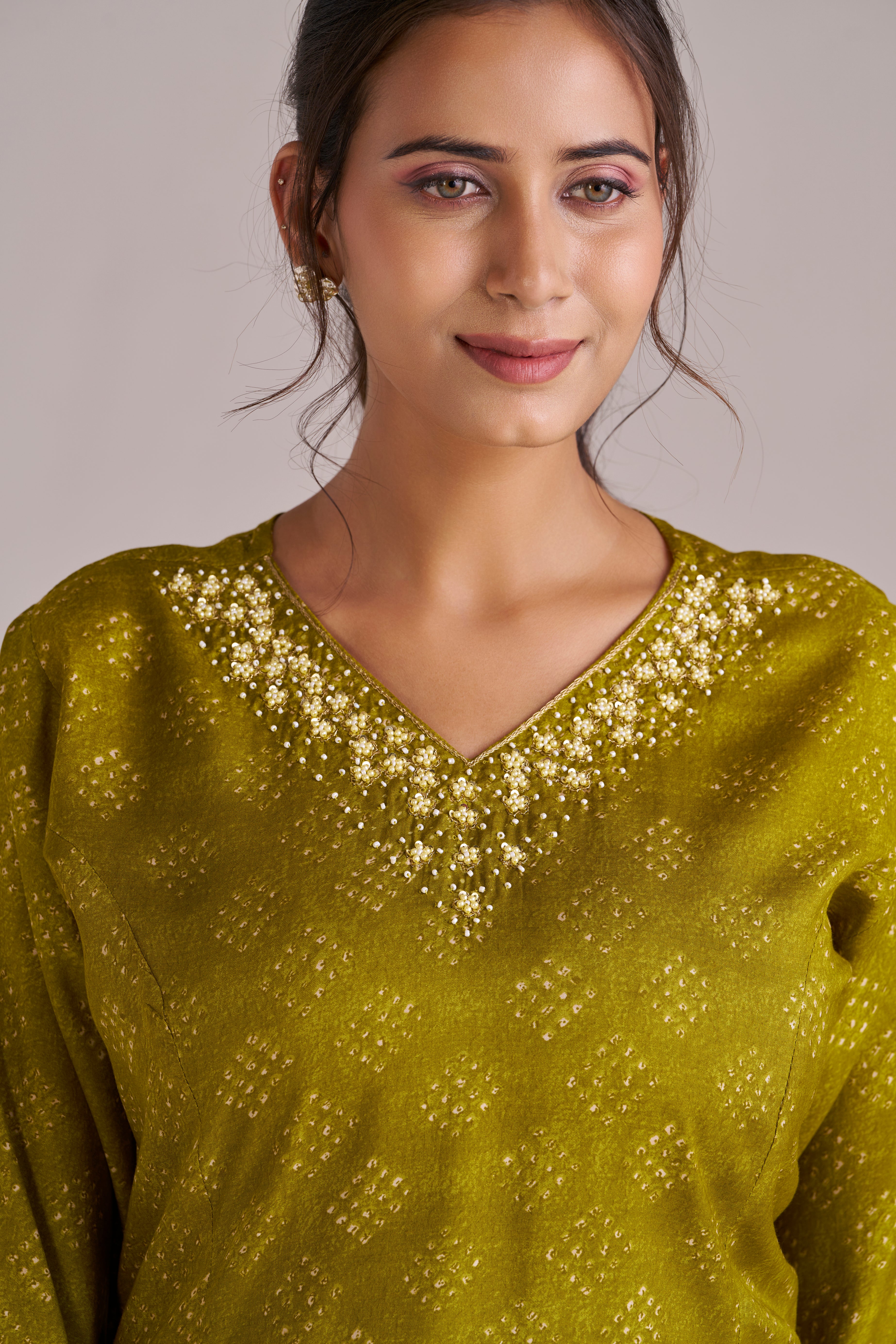 BANDHANI GRACE IN OLIVE & CREAM