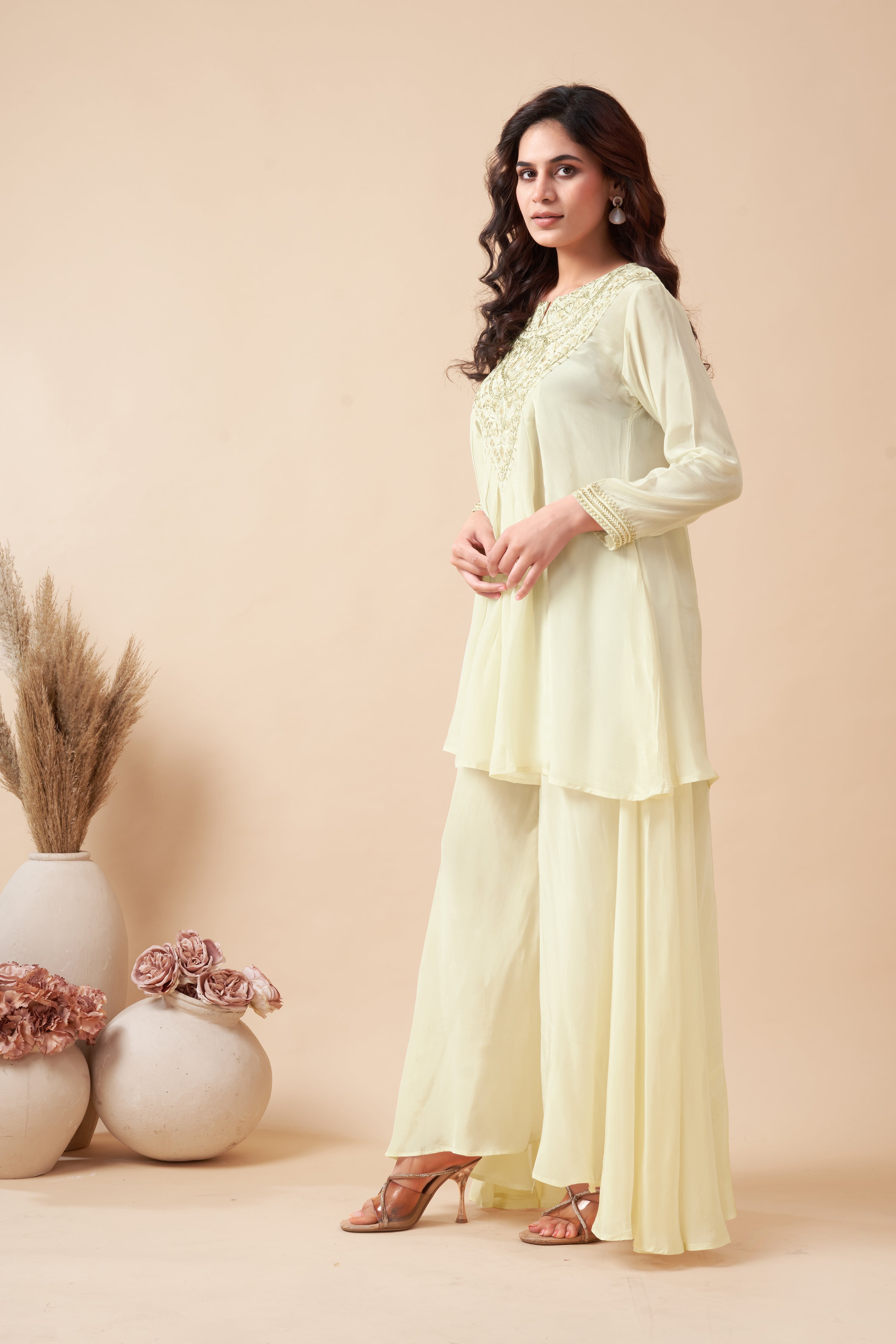 V NECK CREAM PALAZZO PAIR