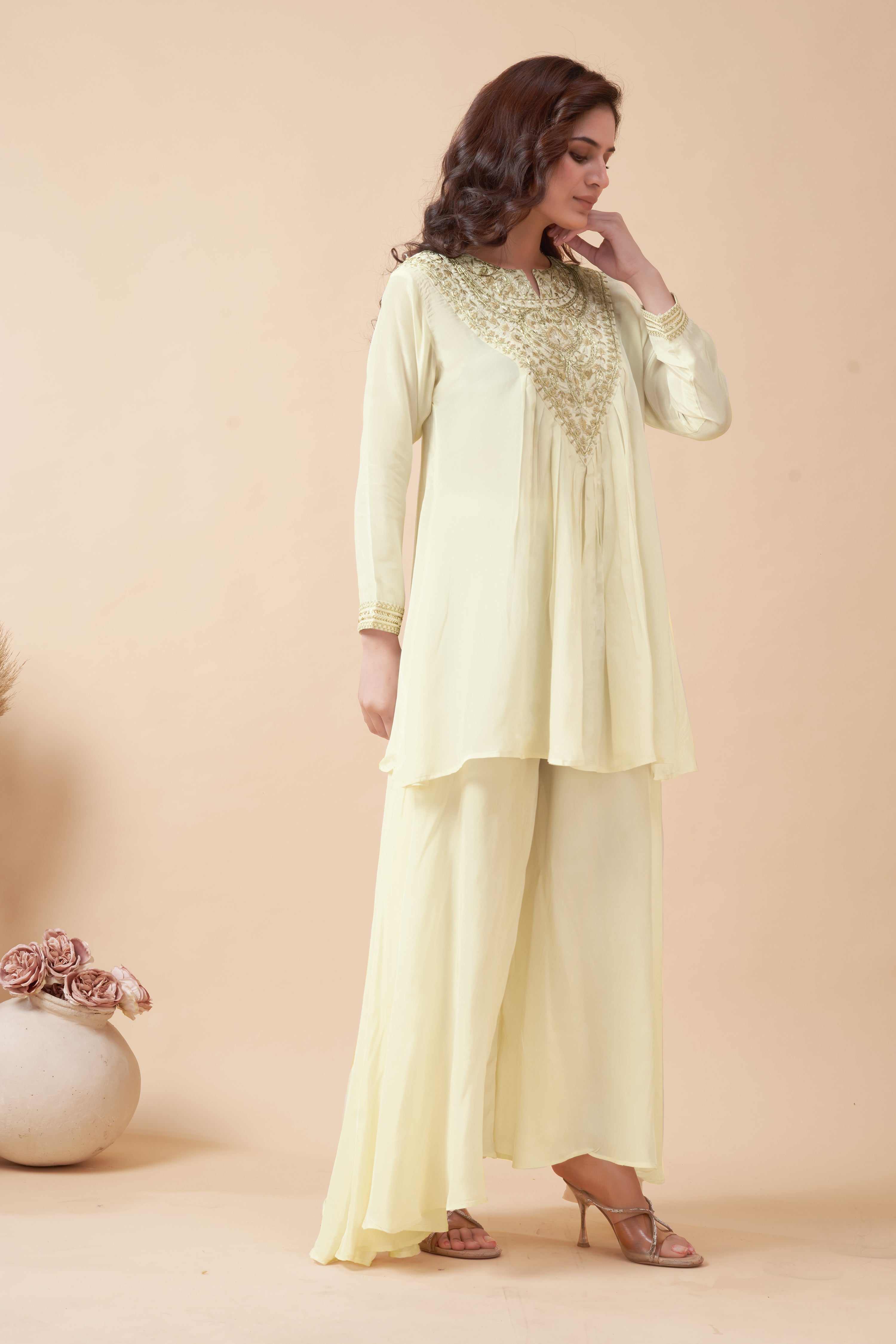 V NECK CREAM PALAZZO PAIR
