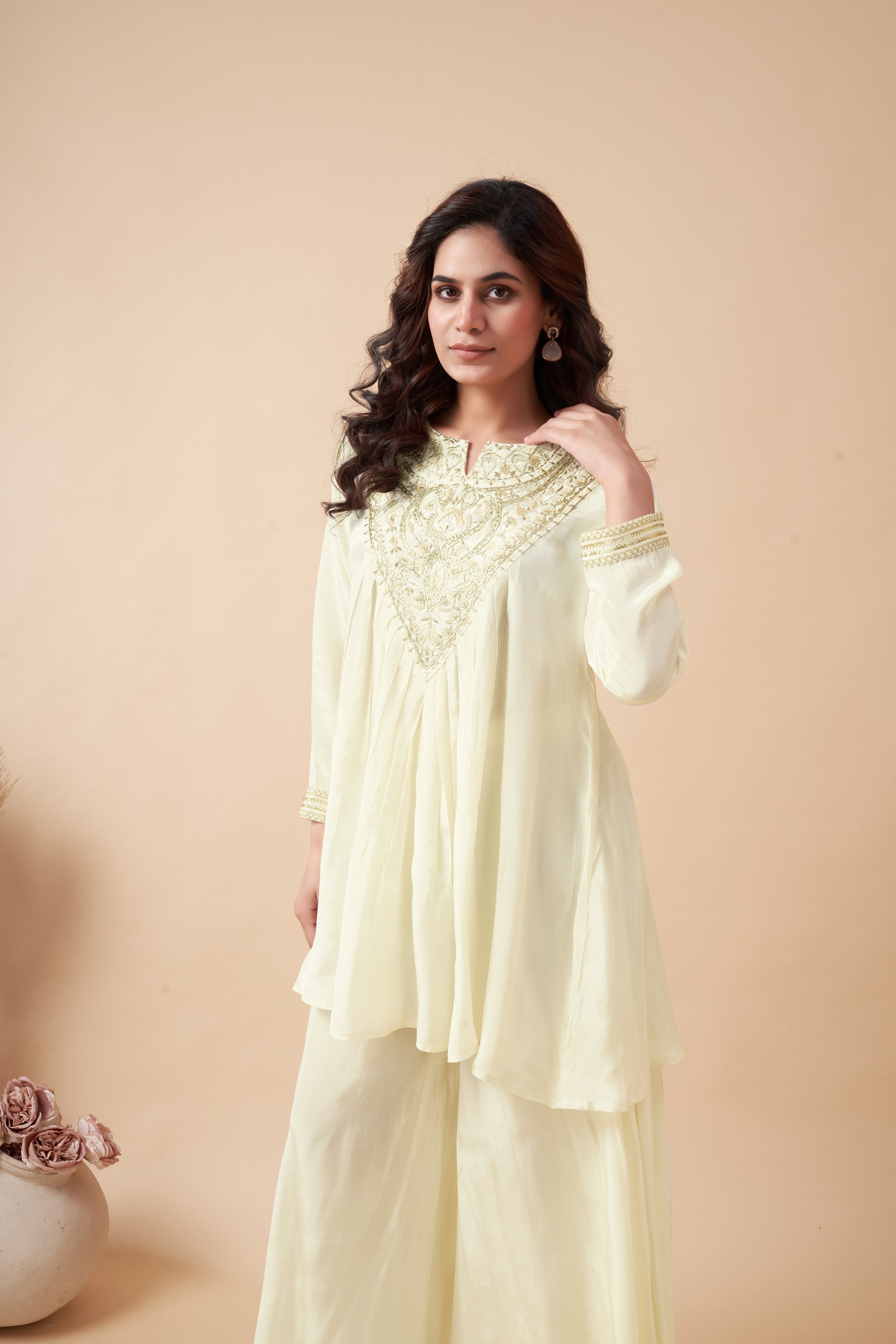 V NECK CREAM PALAZZO PAIR