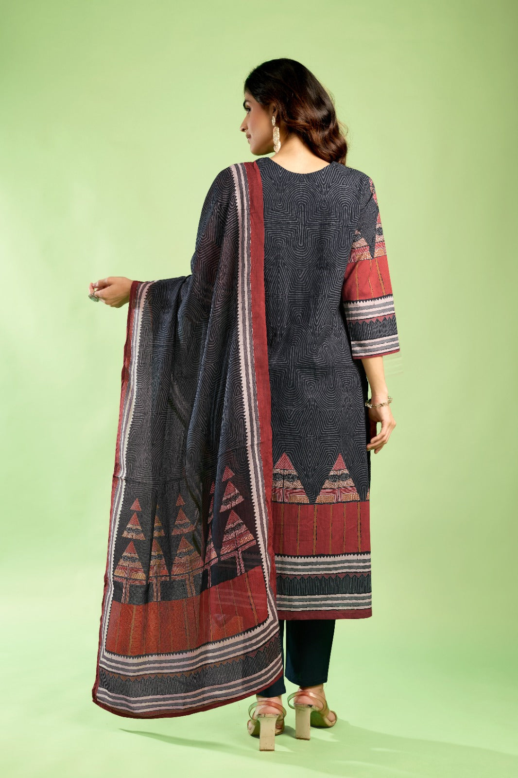 BLACK AND RED COTTON