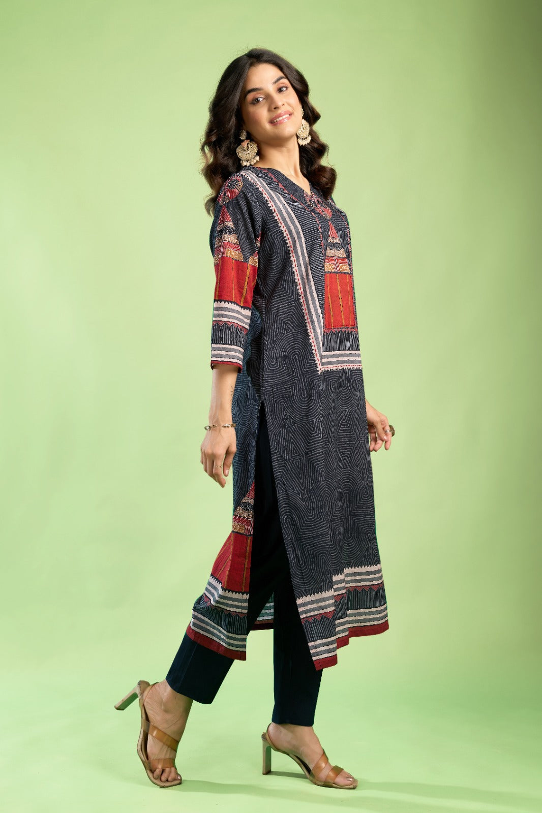 BLACK AND RED COTTON