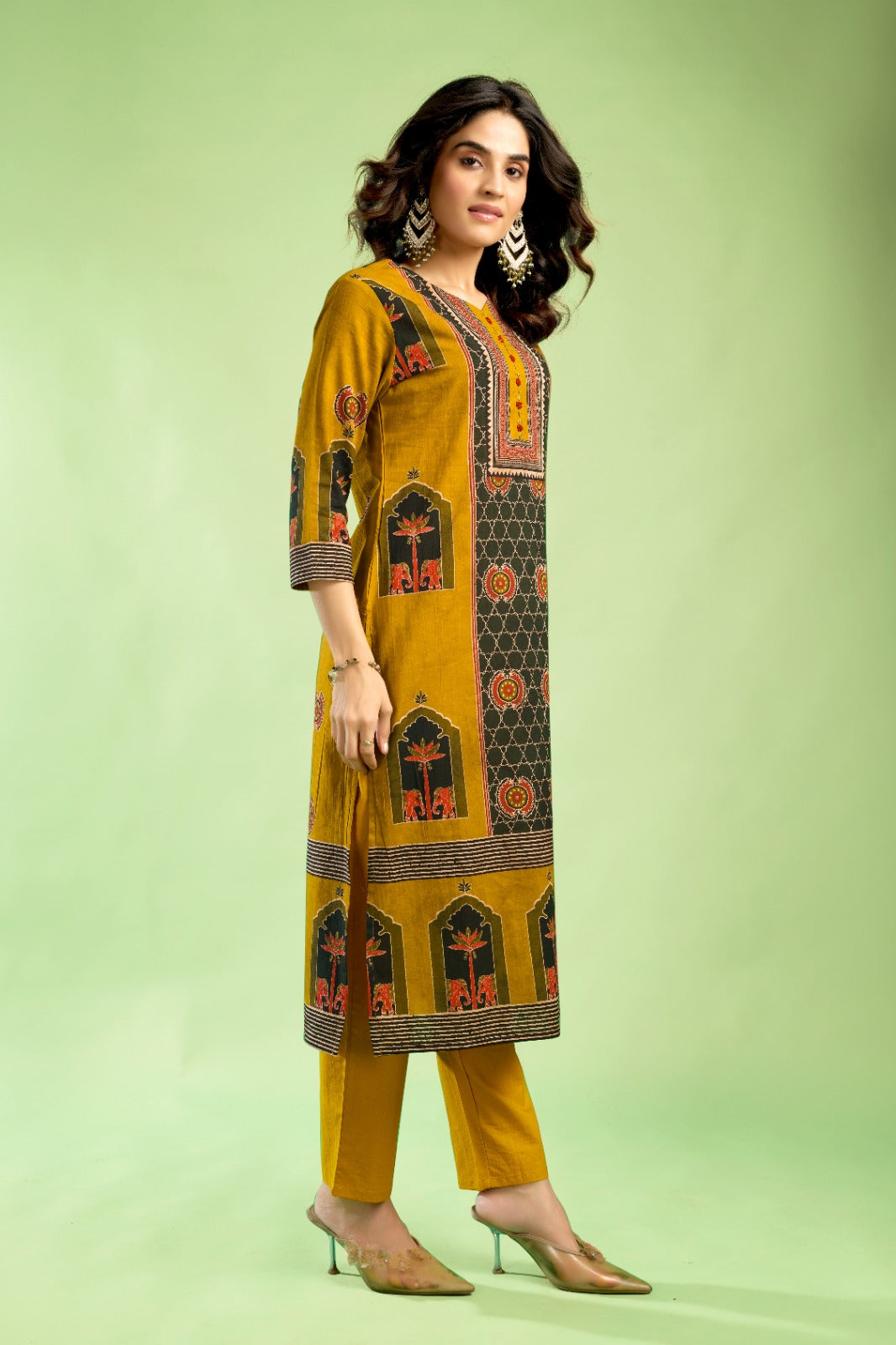 SET OF YELLOW WITH RED-GREEN