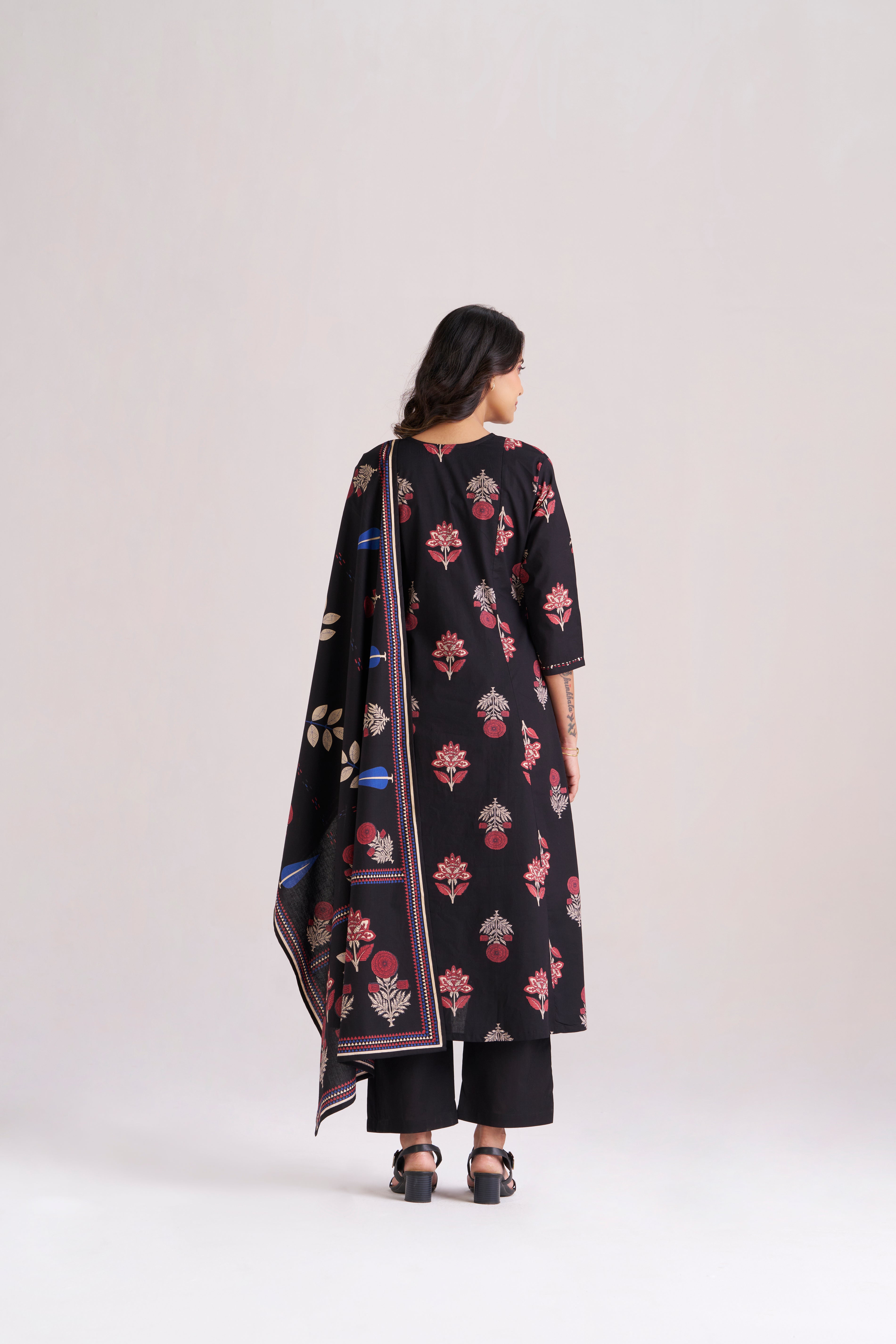 BLACK FLORAL BLOCK PRINT KURTA SET