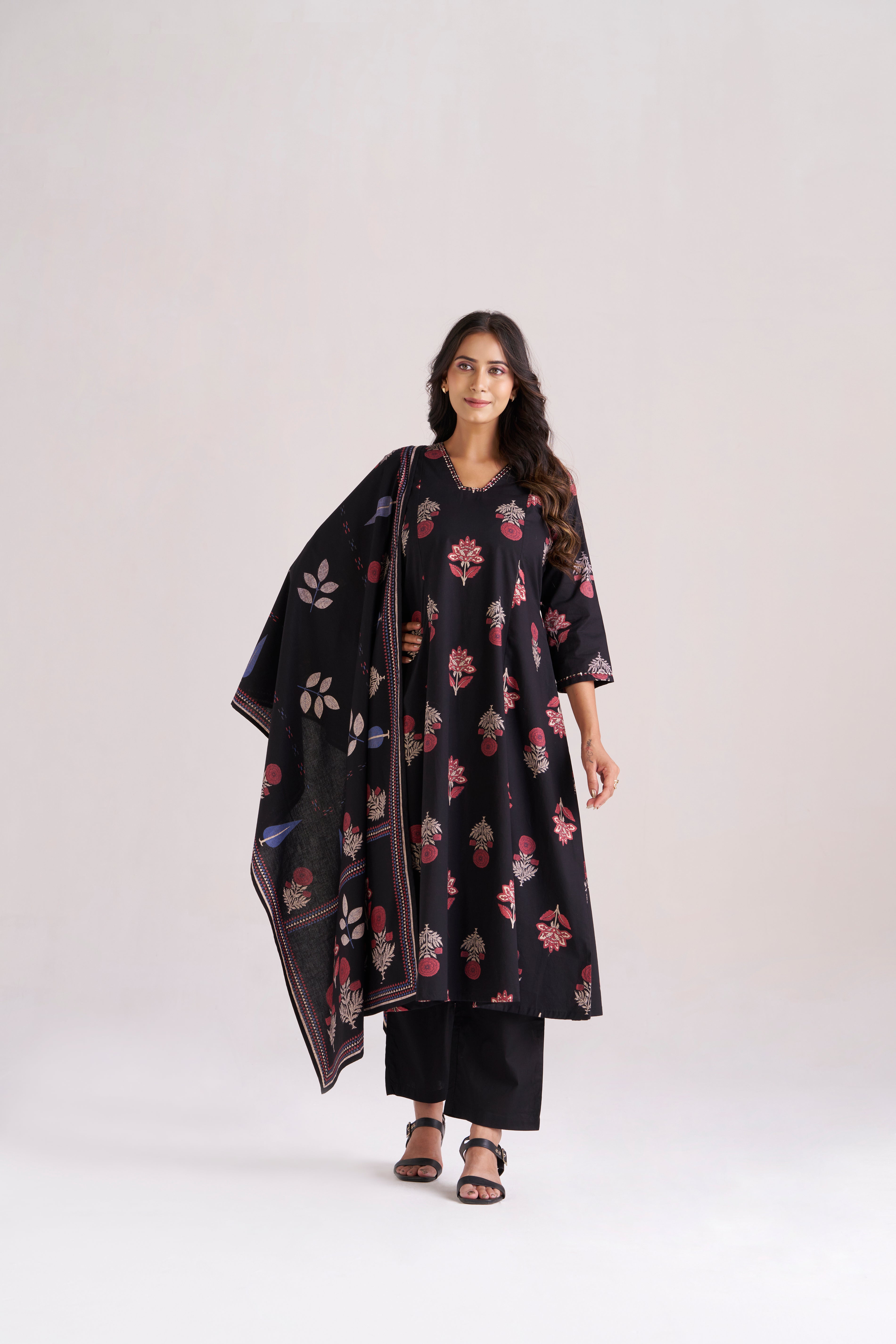 BLACK FLORAL BLOCK PRINT KURTA SET