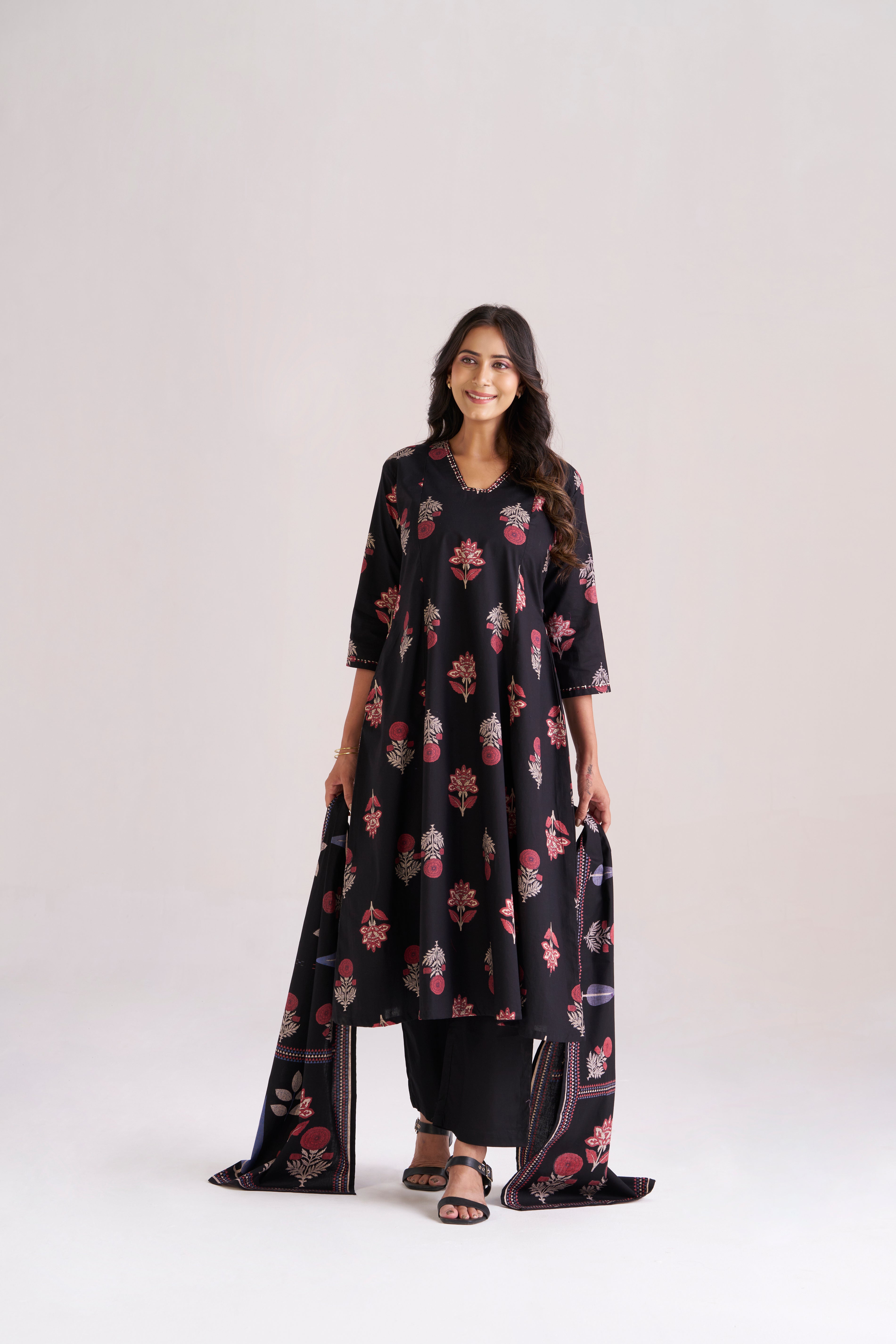 BLACK FLORAL BLOCK PRINT KURTA SET