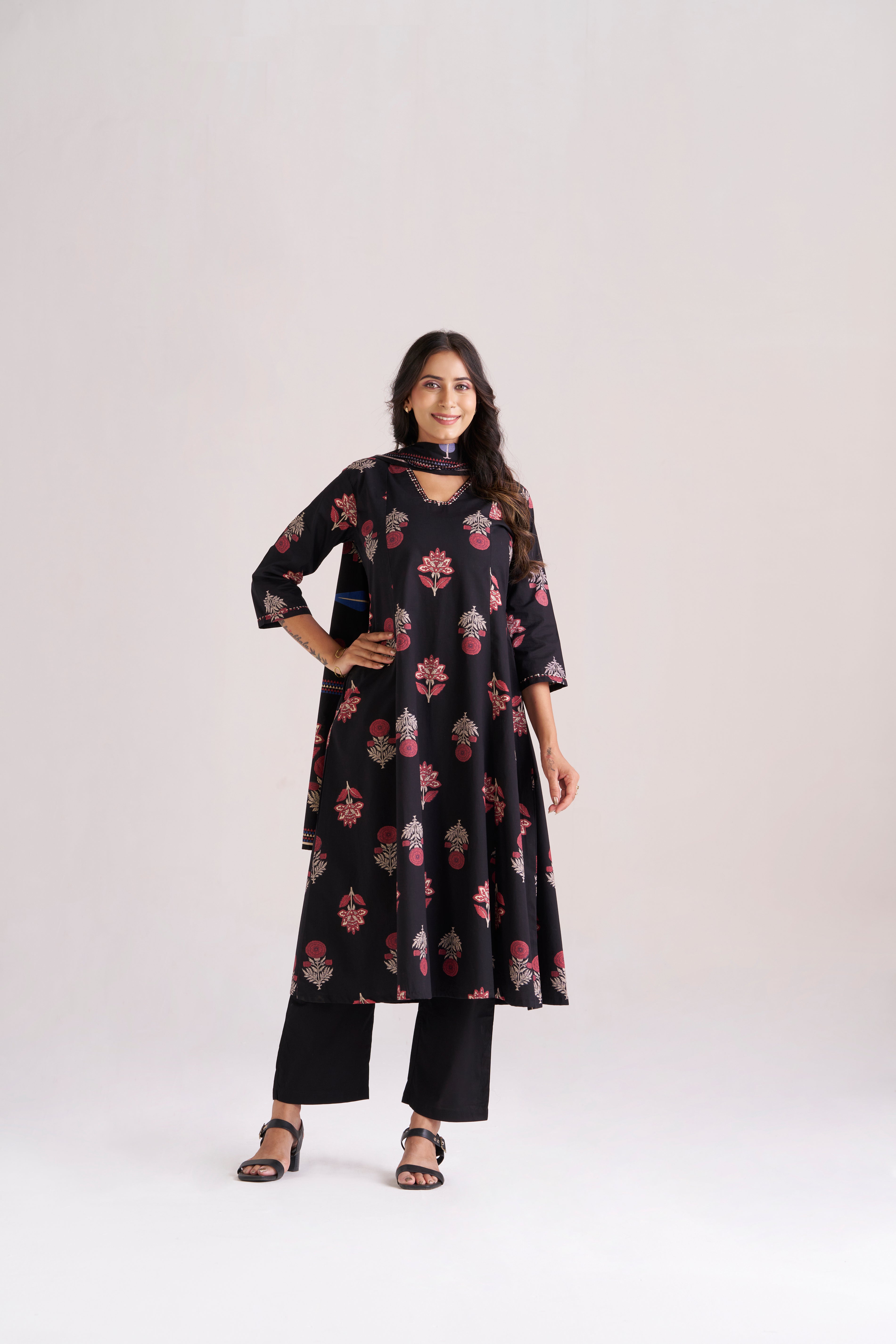 BLACK FLORAL BLOCK PRINT KURTA SET