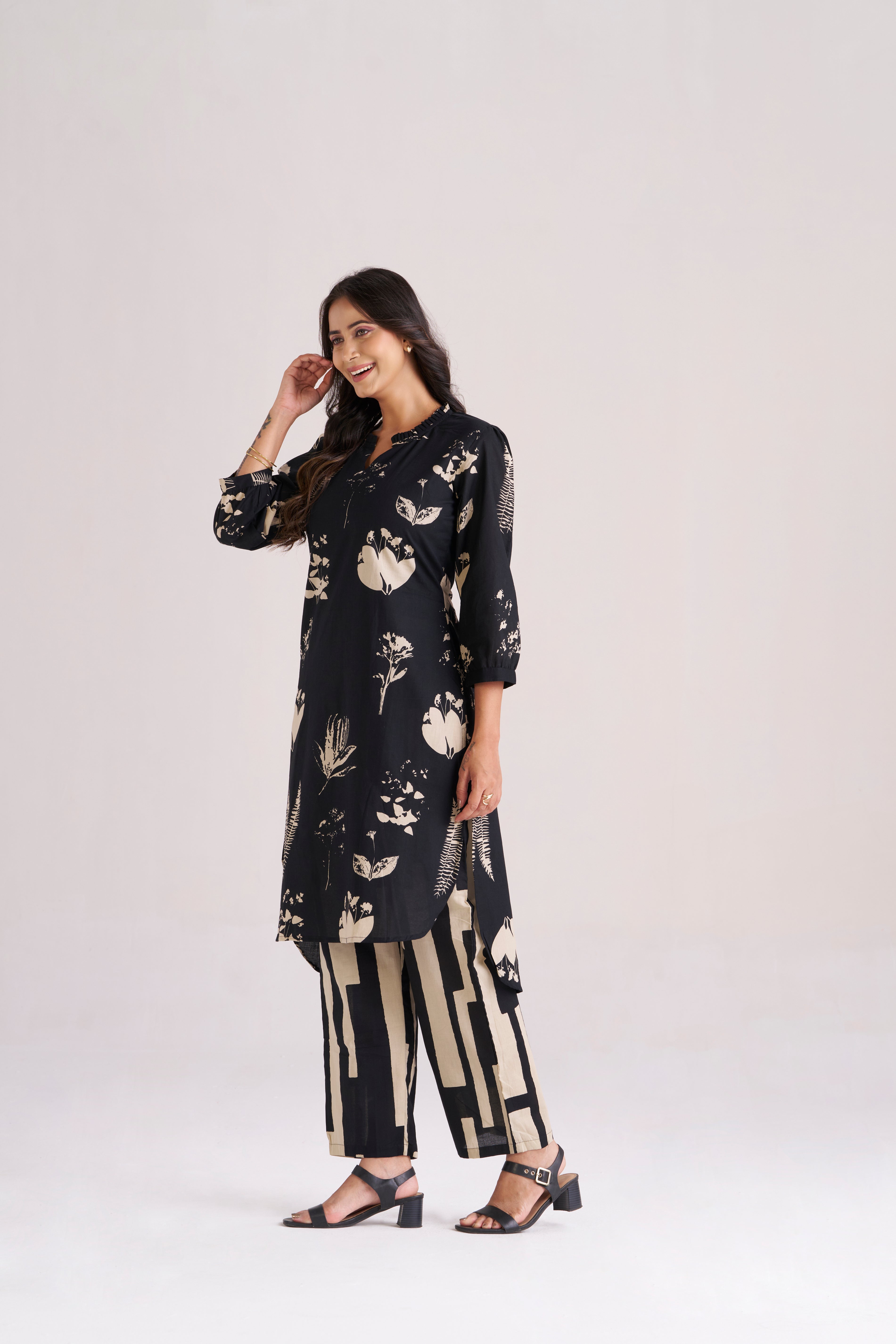 BLACK BOTINICAL 2-PIECE SET