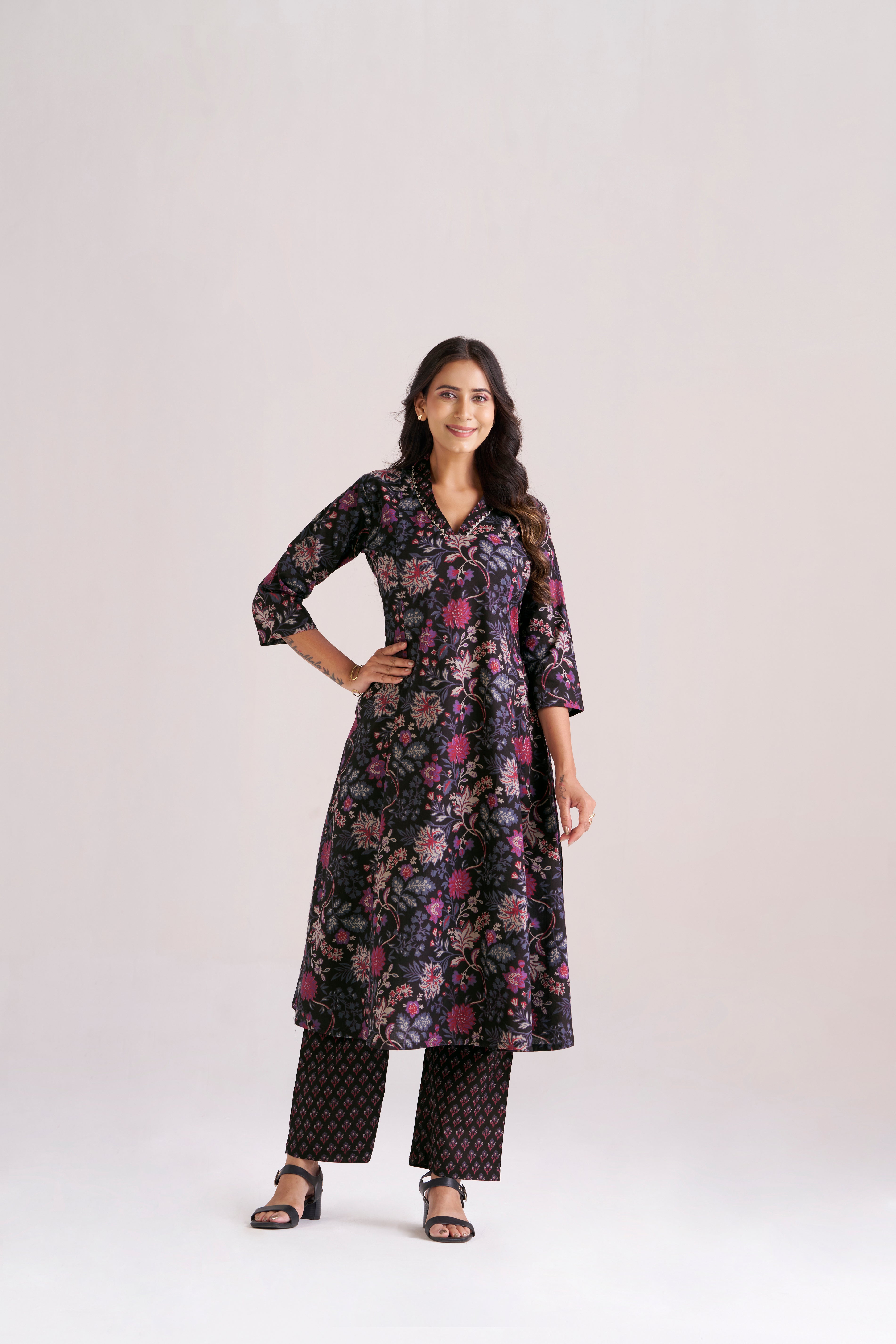 VINTAGE BLACK FLORAL KURTA SET