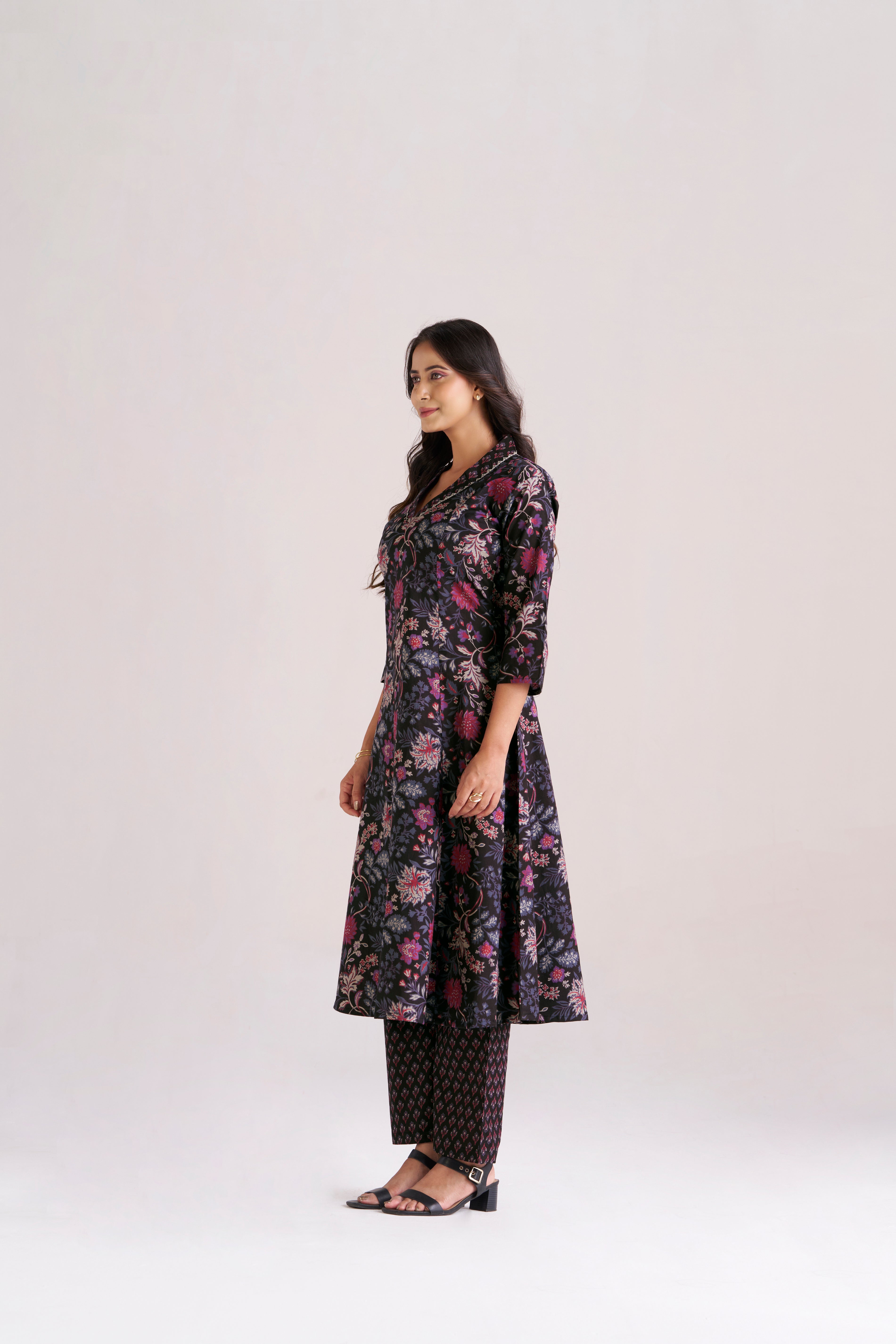 VINTAGE BLACK FLORAL KURTA SET