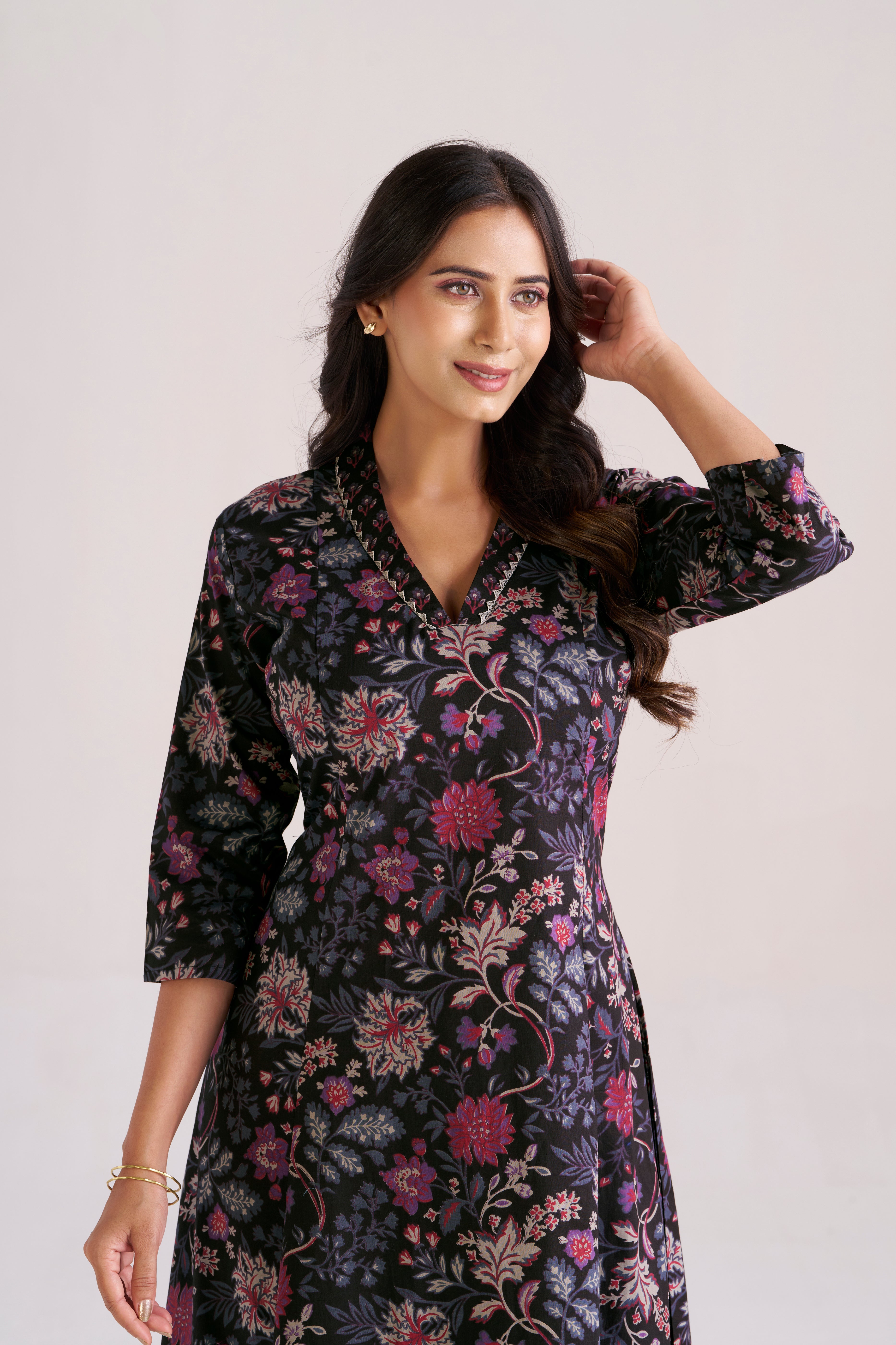 VINTAGE BLACK FLORAL KURTA SET