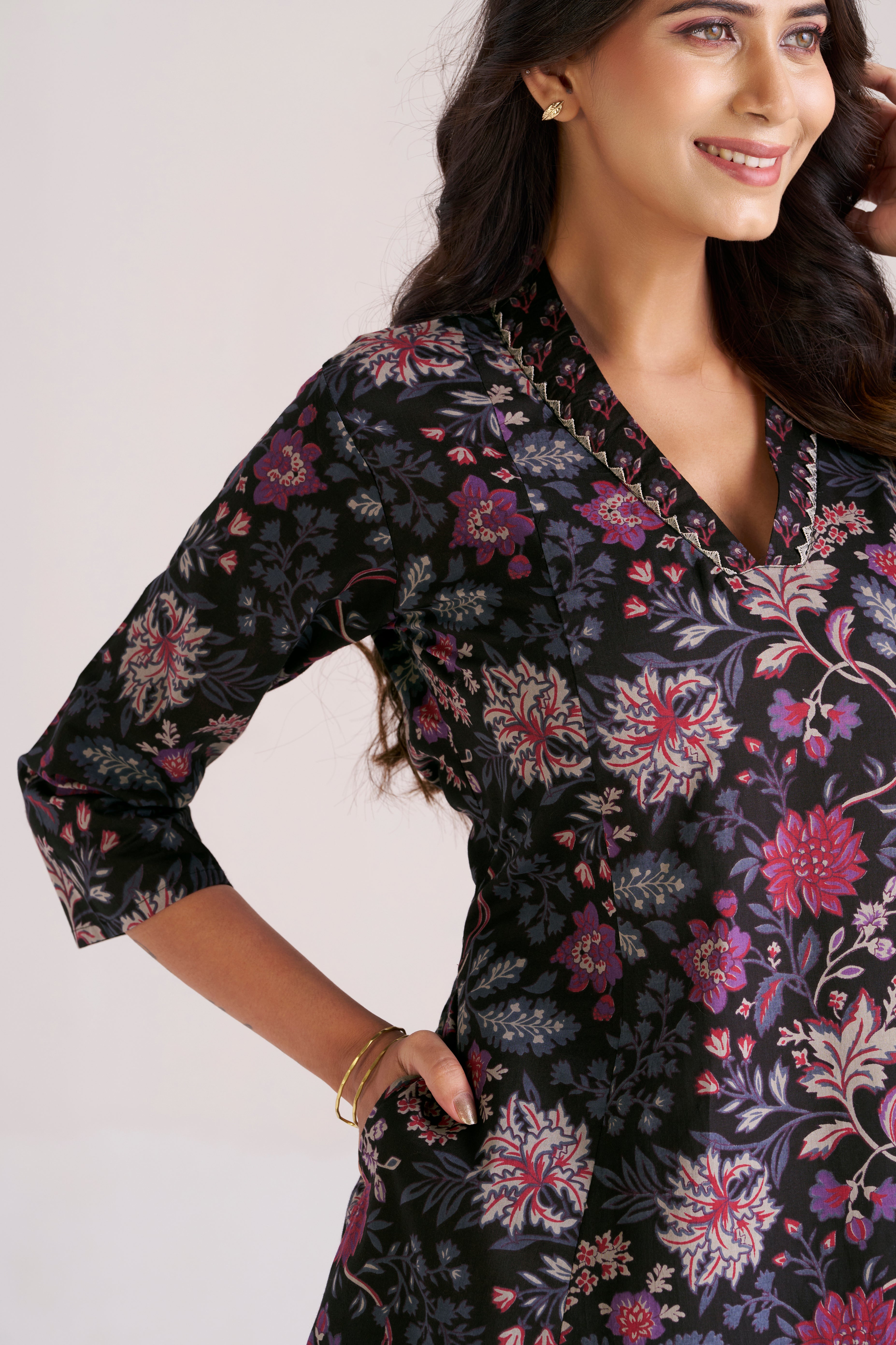 VINTAGE BLACK FLORAL KURTA SET