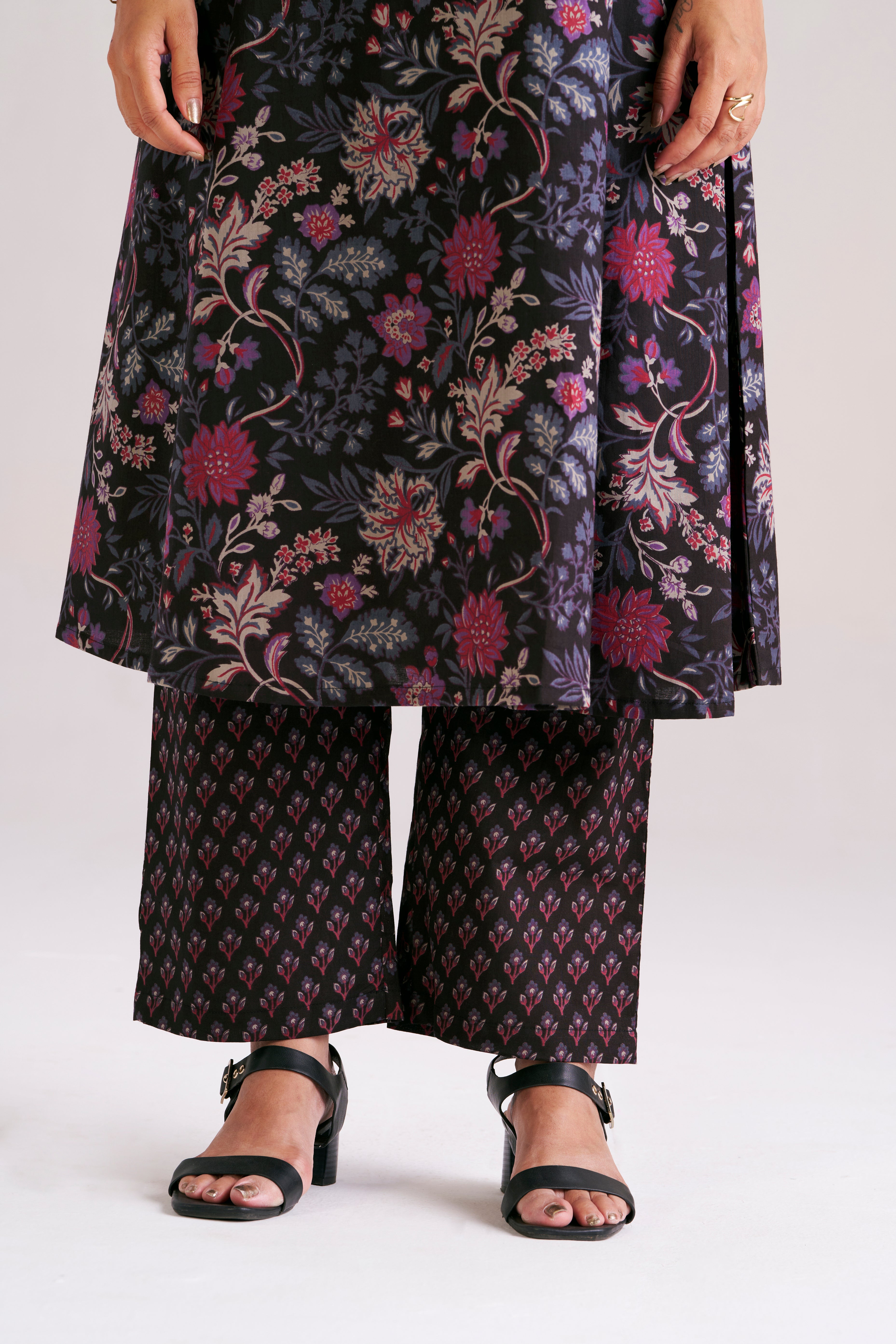 VINTAGE BLACK FLORAL KURTA SET
