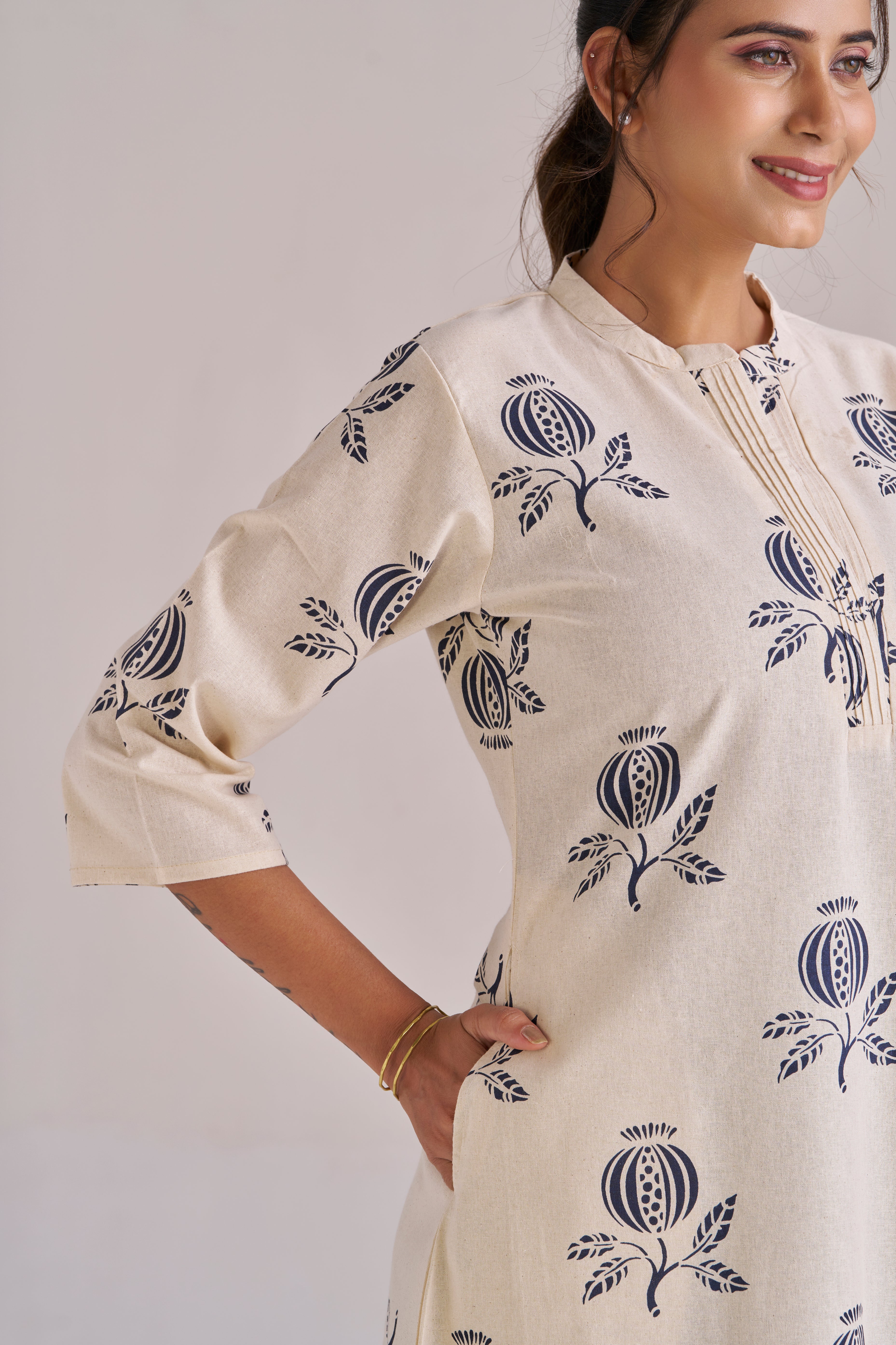 Anar printed in black cotton midi dress