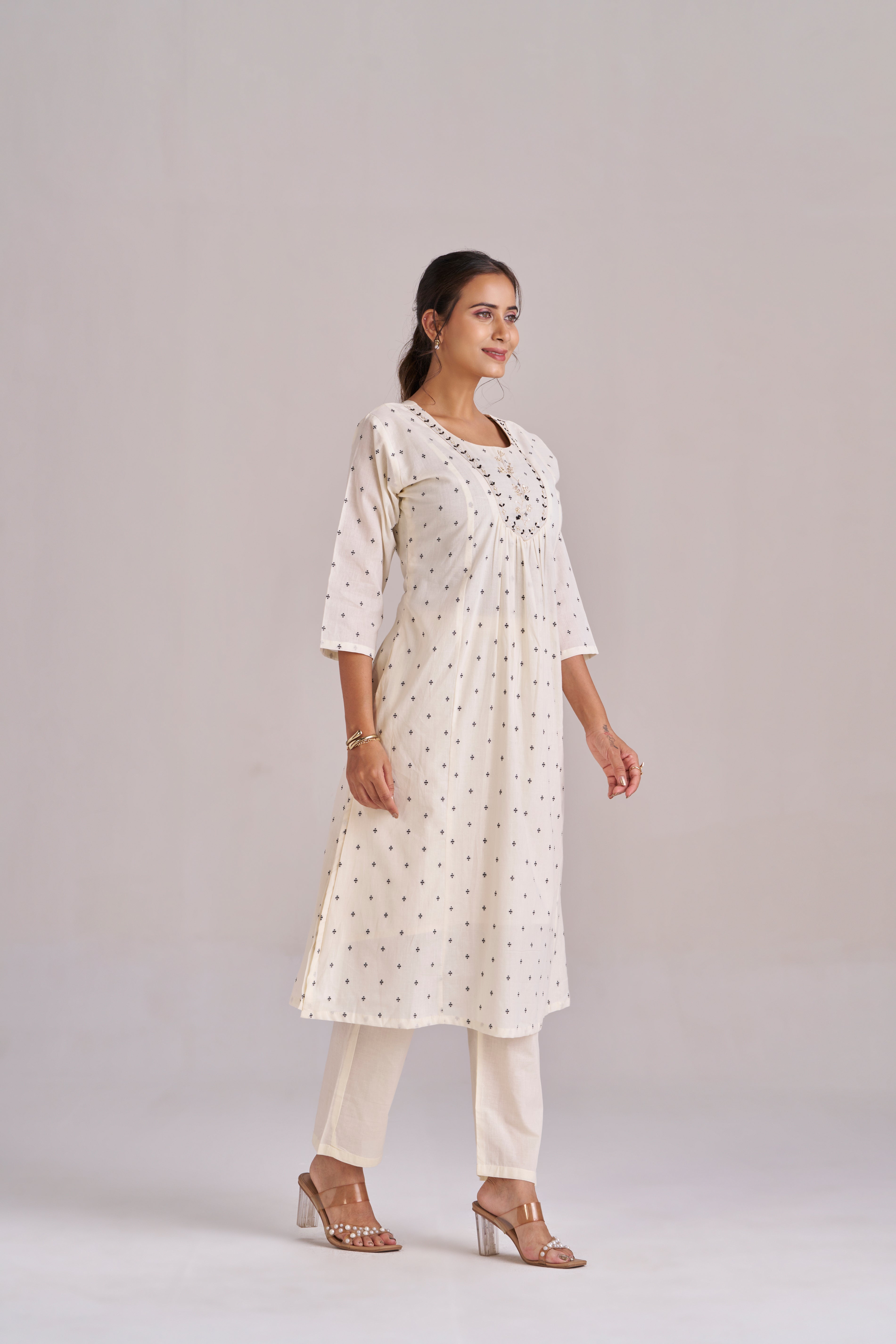 BUTTI PRINT IN MUL COTTON KURTA SET