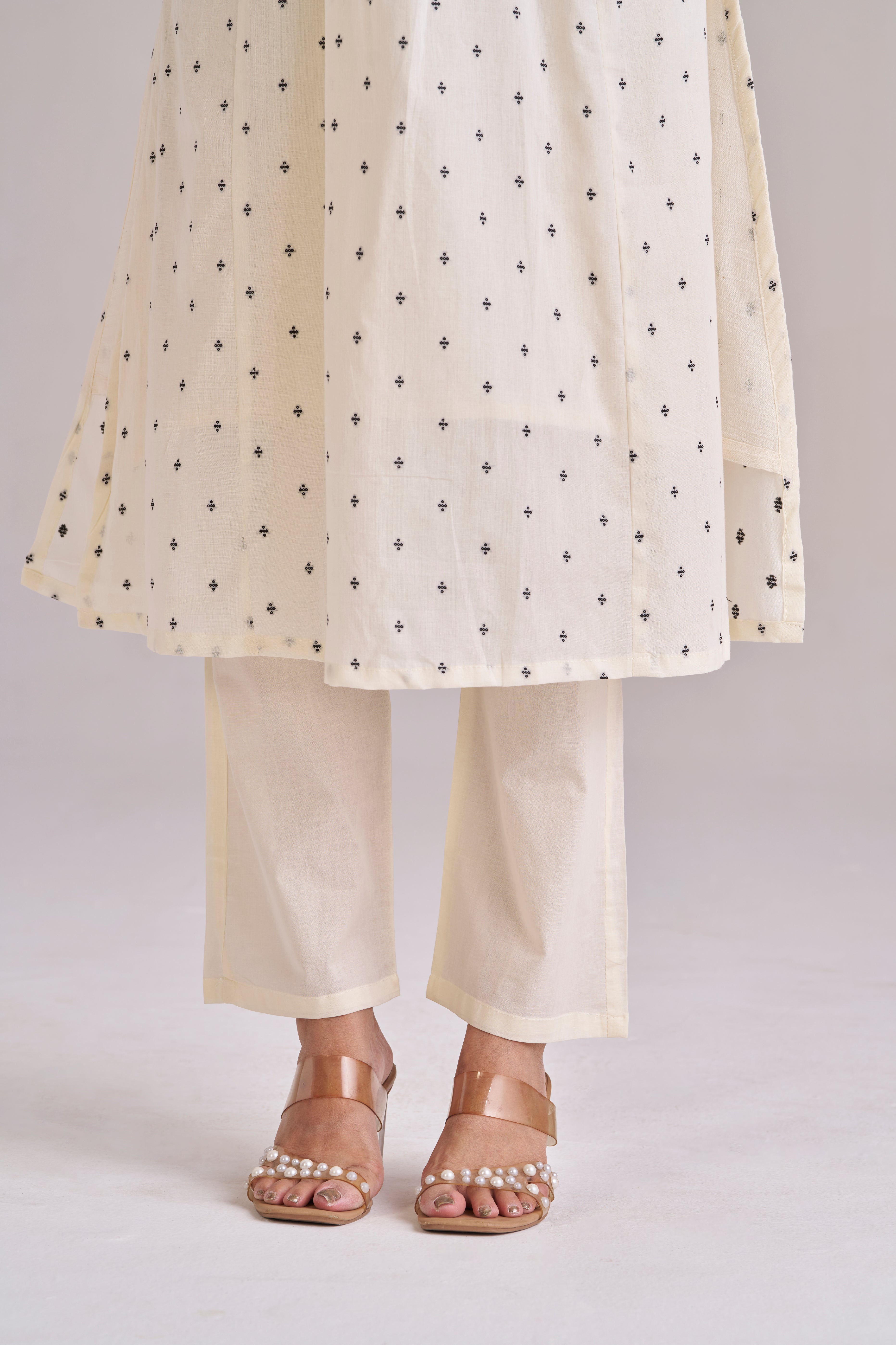 BUTTI PRINT IN MUL COTTON KURTA SET