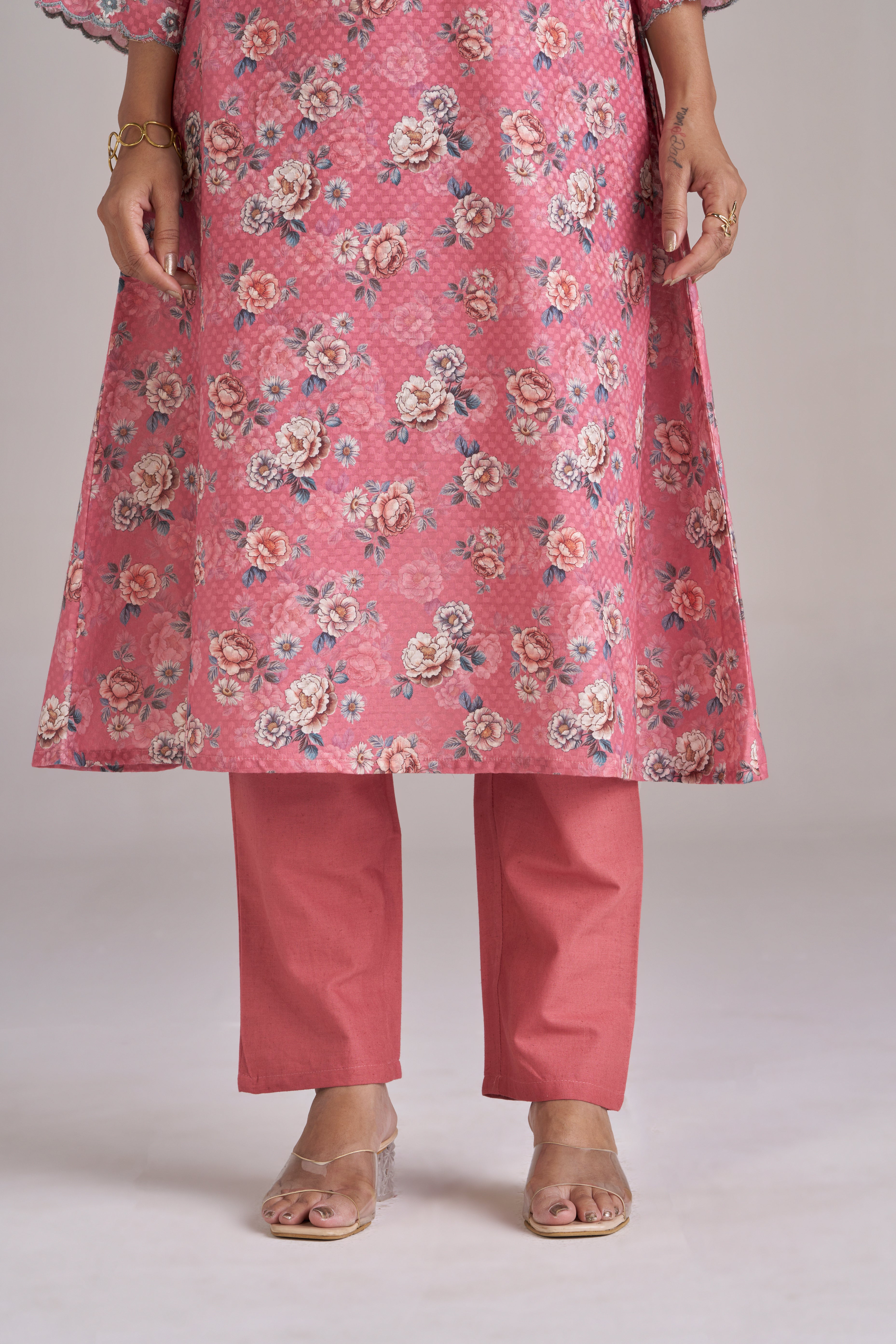 FLORAL PRINT WITH DOBBY WEAVE IN PINK